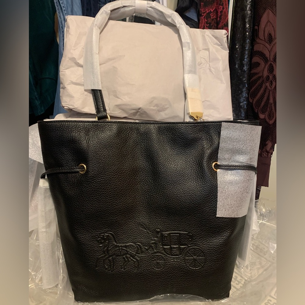 New with tag black leather Andy Tote